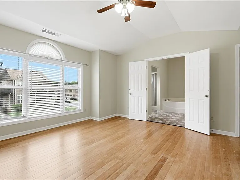 6199 Thorncrest Dr — Photo 13
