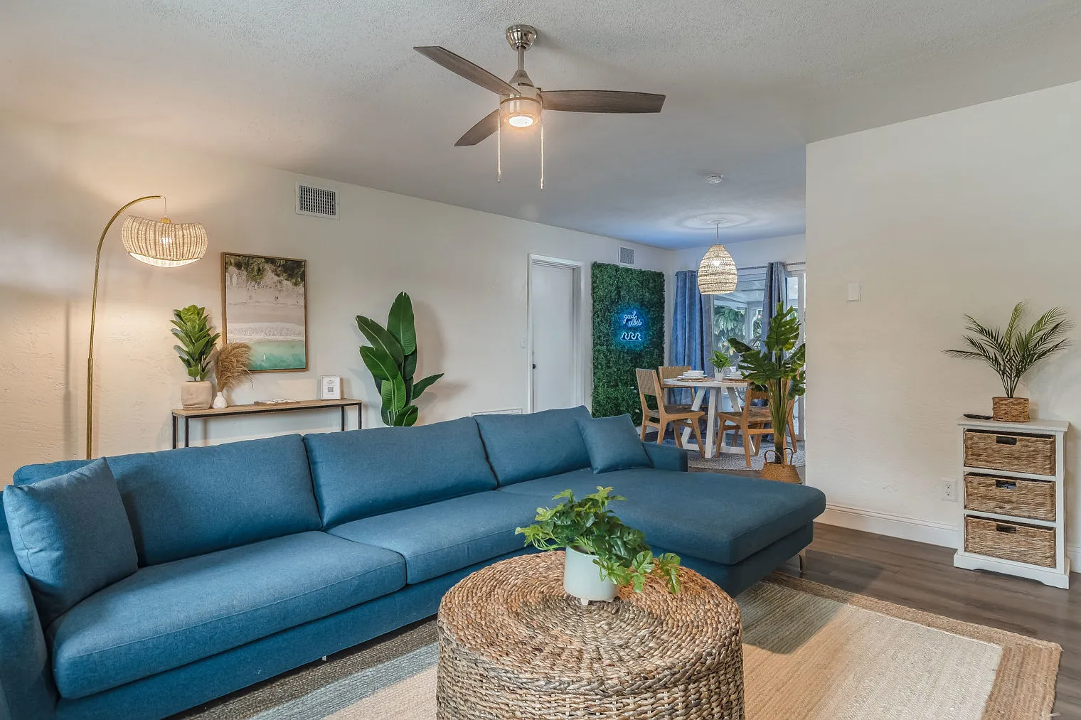3 bed, 2.0 bath, 1259 sqft, $4,762 — Photo 1