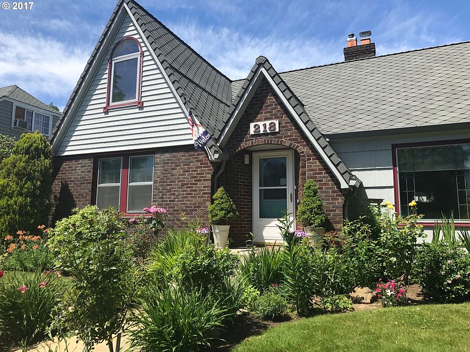 1st image of 218 E 38th St