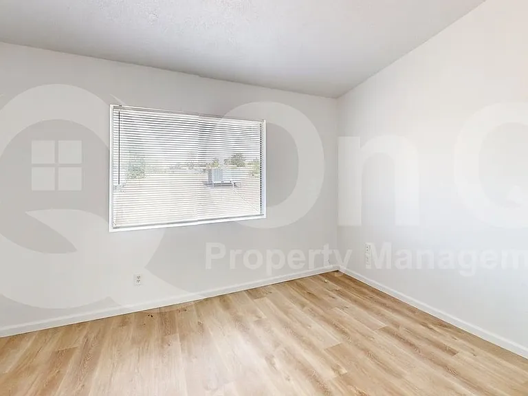 15601 N 30th St #5 — Photo 9
