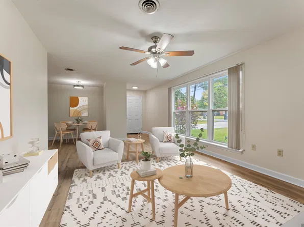 8469 N Essen Heights Ct, Baton Rouge, LA 70809