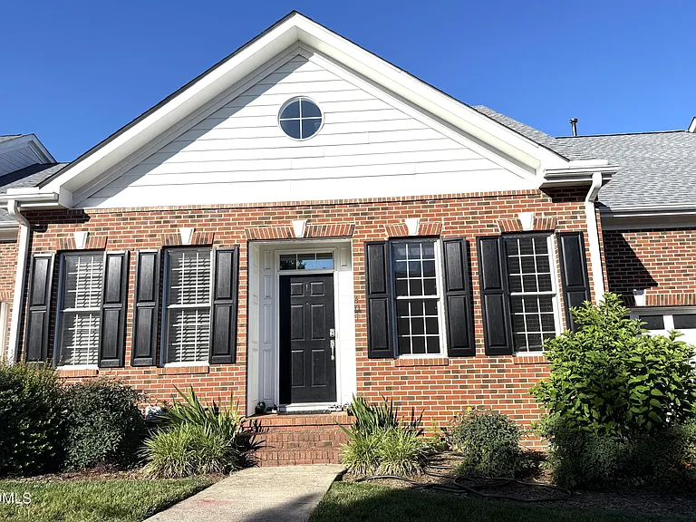 401 Waverly Hills Dr — Photo 2
