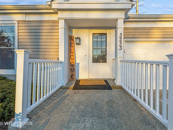 3rd image of 3233 Blaine Ct E
