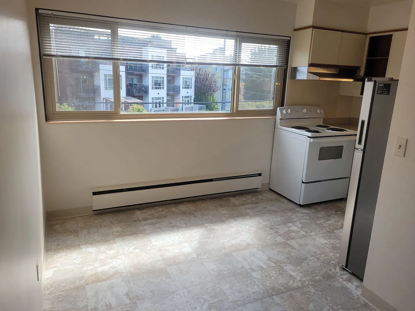 Spring Apartments — Photo 2