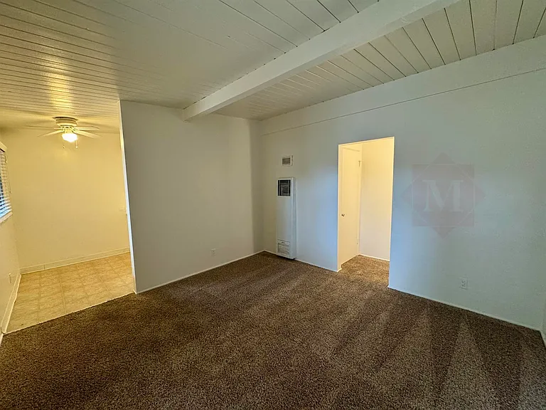 627 De La Vina St #7 — Photo 4