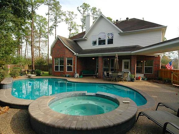 2nd image of 1004 Oak Park Ln