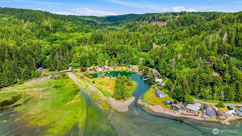 2nd image of 241 NE Rendsland Creek Road
