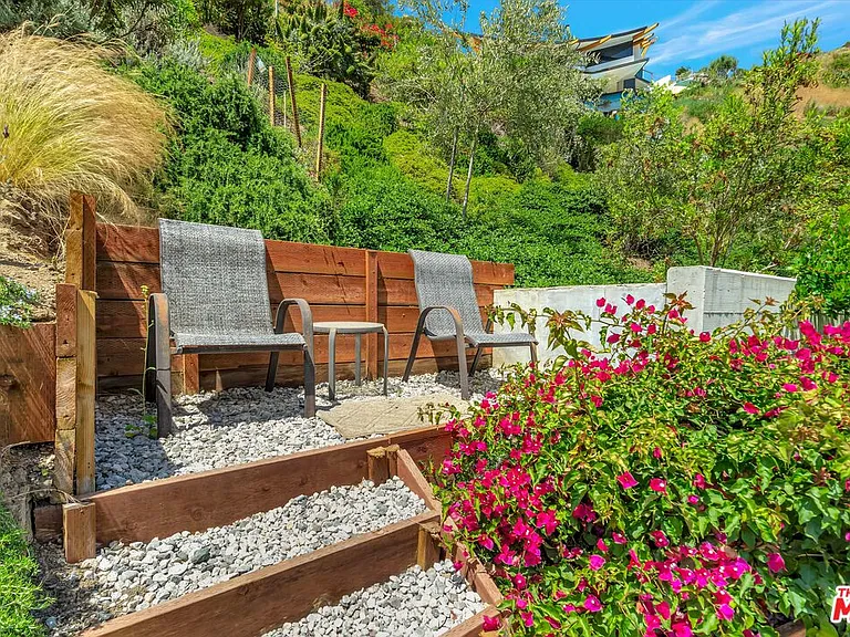3859 Rambla Pacifico — Photo 36