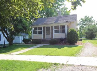 703 N Church St, Roanoke, IL