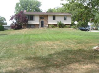8918 N Shore Dr, Bremen, IN