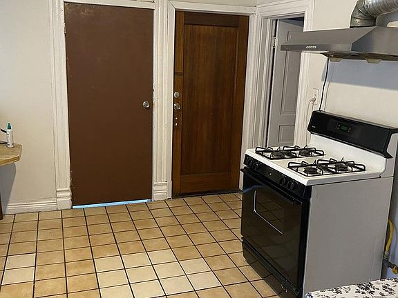 5th image of 4209 S Campbell Ave #2