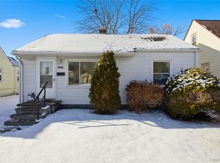 26301 Clancy St, Roseville, MI 48066