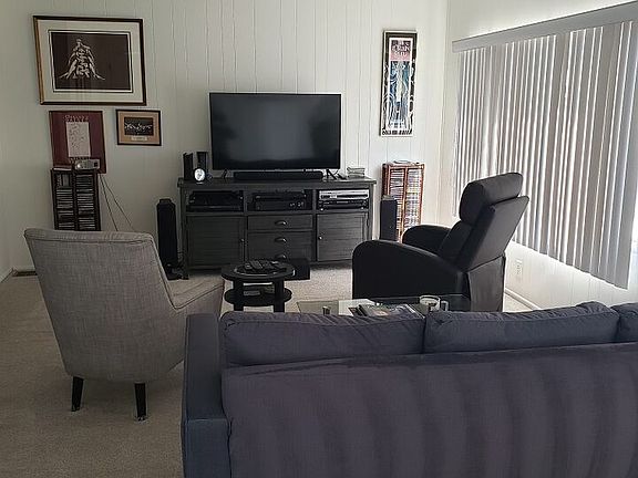 3rd image of 250 S Paseo Laredo