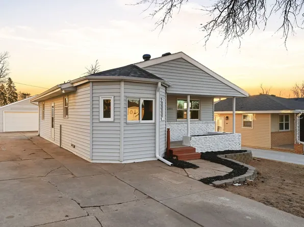 3821 Emiline St, Bellevue, NE 68147
