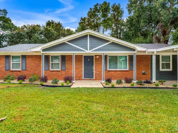 1817 Nestle Dr, Pensacola, FL 32534