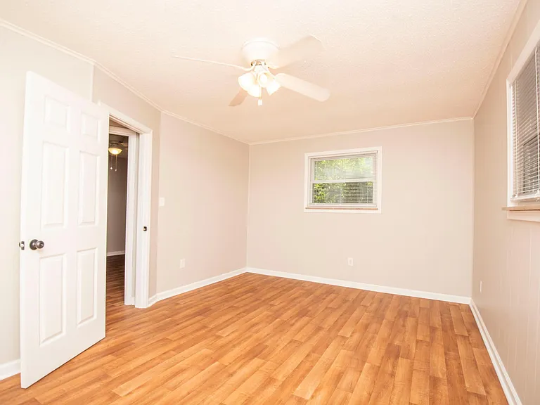 136 Harrison Ln — Photo 26