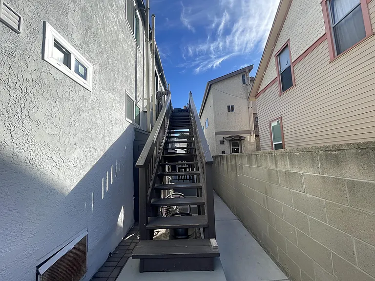 945 Thomas Ave — Photo 14