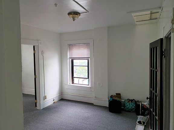 2nd image of 726 1/2 N High St