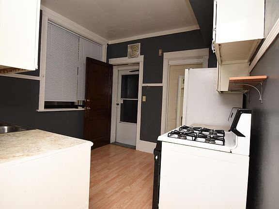 5th image of 4704 N Leavitt St #1