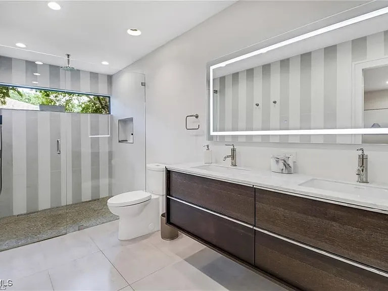 27052 Kindlewood Ln — Photo 17