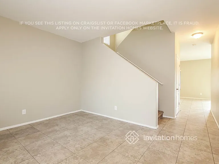 17263 W Acapulco Ln — Photo 4