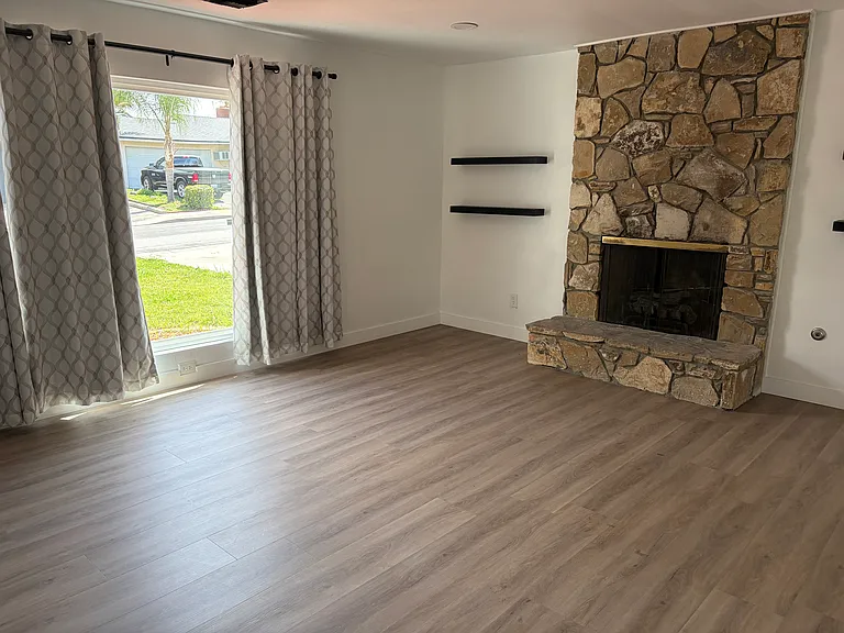 1315 Ameluxen Ave — Photo 3