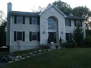 6 Amber Ridge Rd, Spring Valley, NY 10977