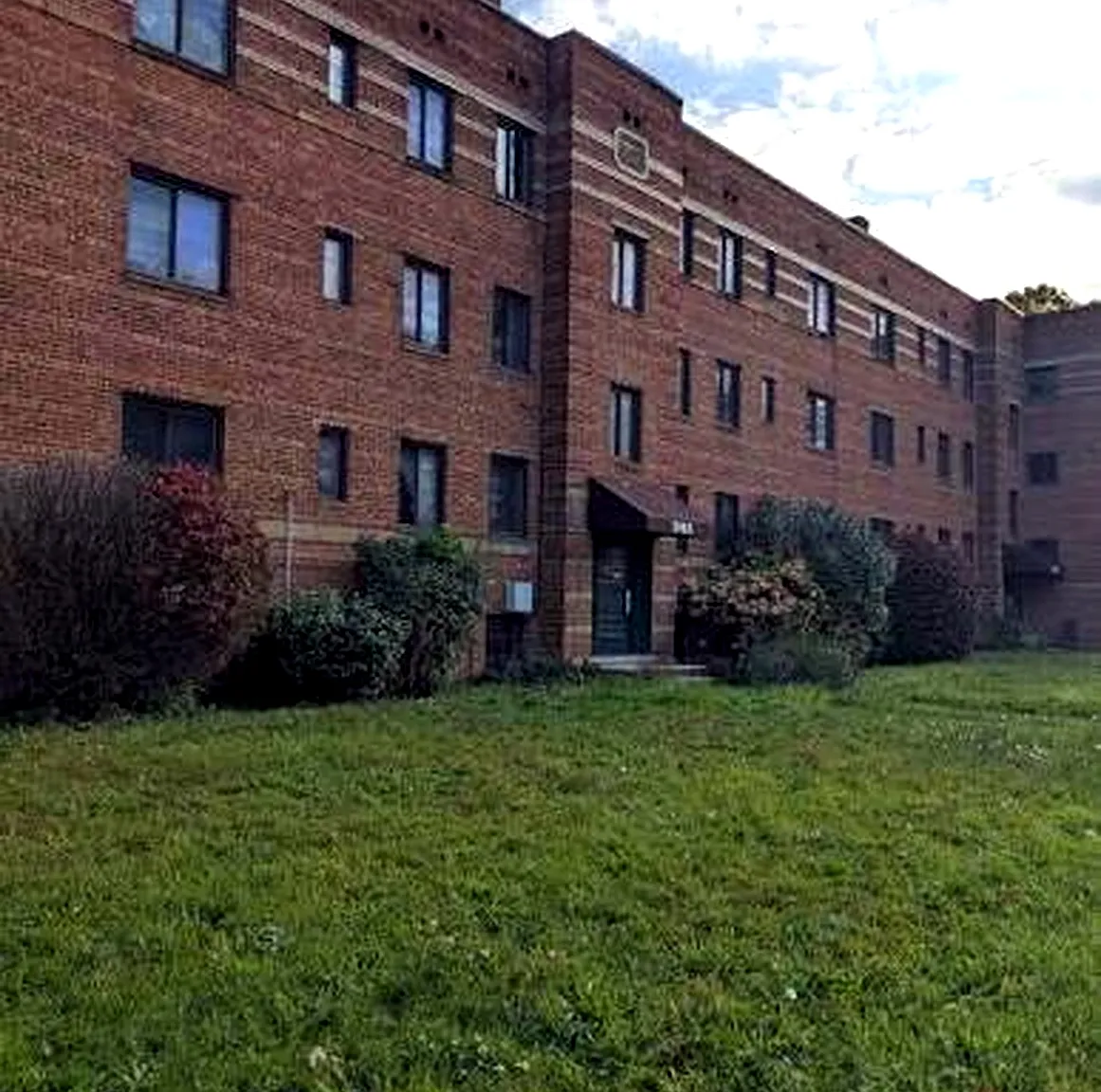 Noble Place — Photo 1