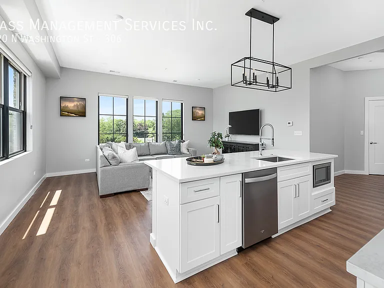 720 N Washington St #306 — Photo 2