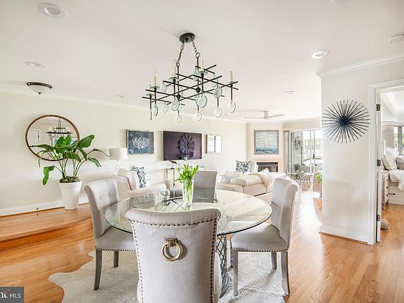 5th image of 2123 Quay Village Ct APT T-1