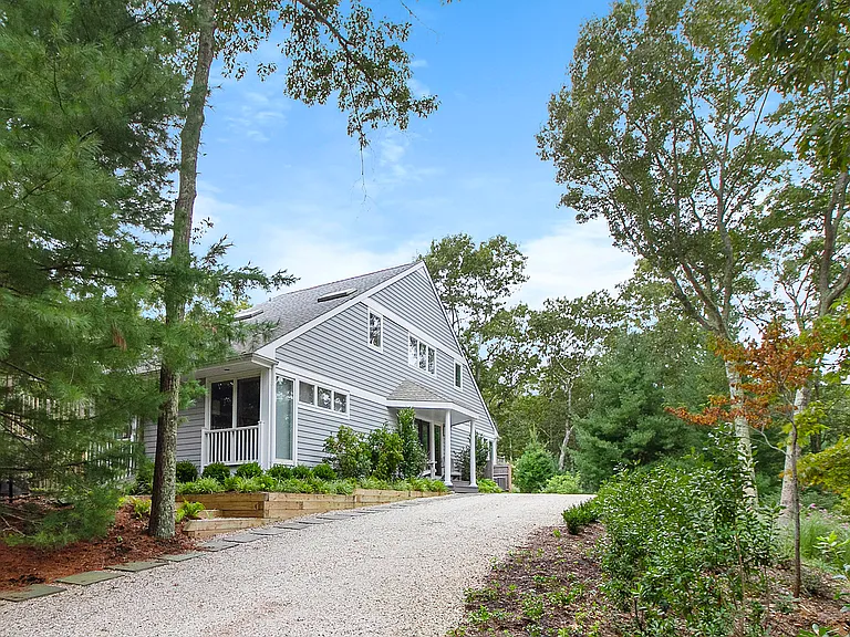723 Hands Creek Rd — Photo 3