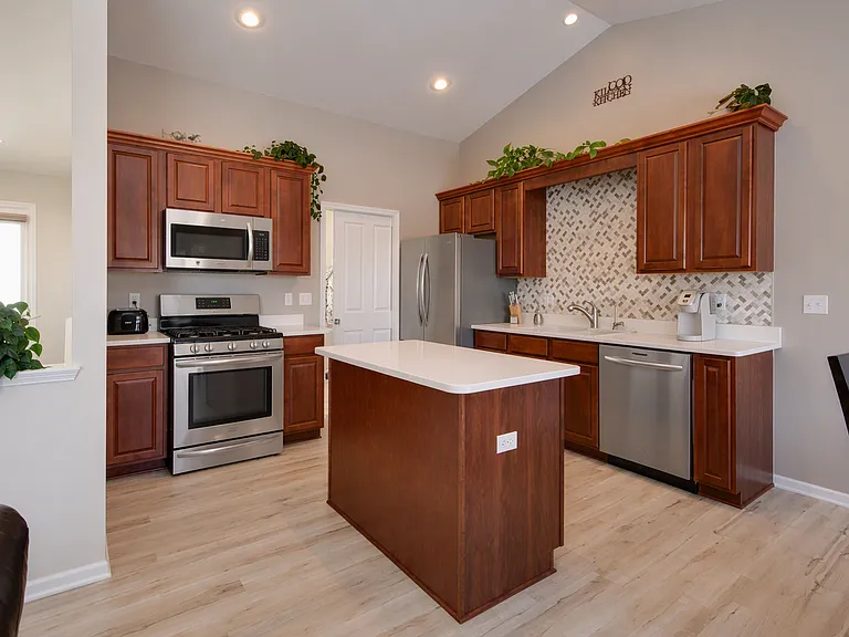 7375 Salerno Cir — Photo 2
