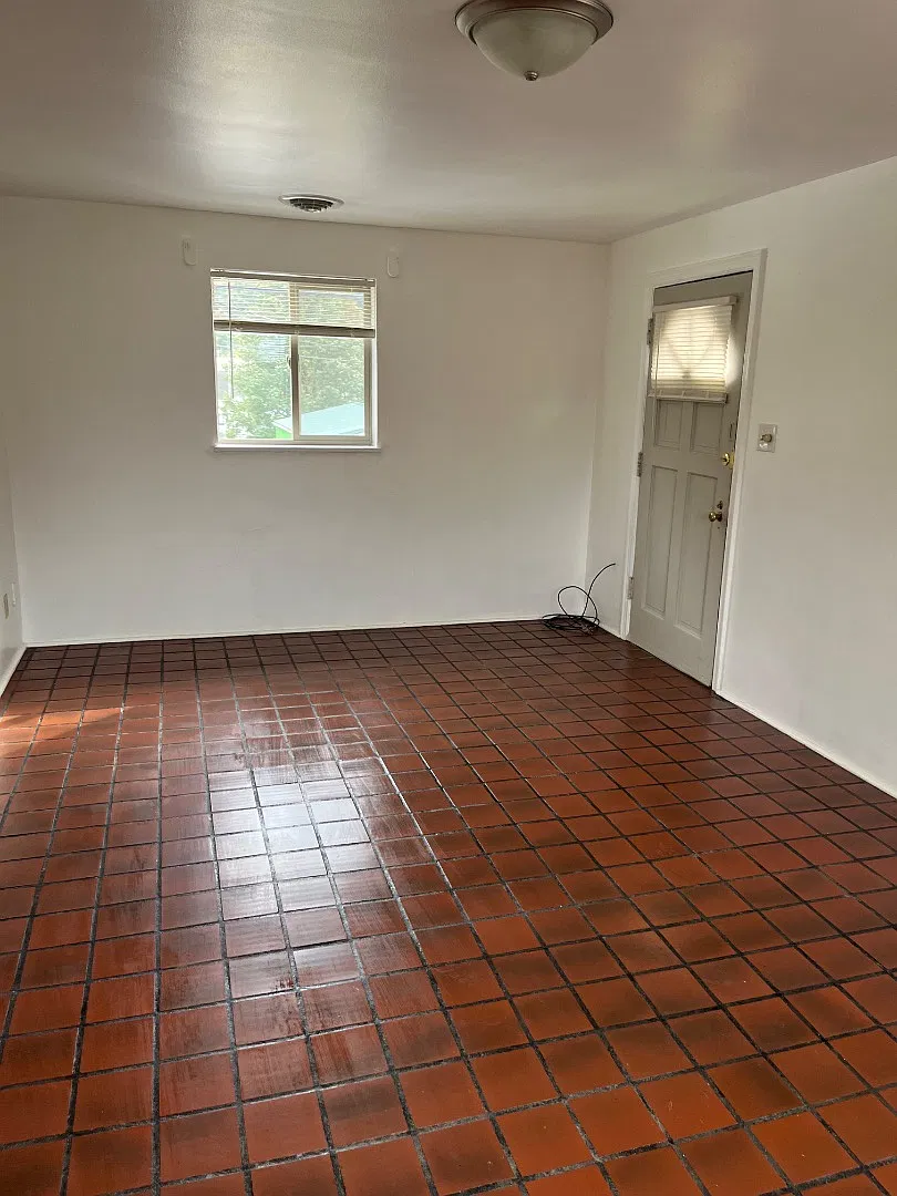 498 Arch St - Apt 498 — Photo 2