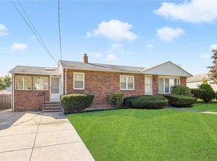 7 Sampson Ave, North Providence, RI 02911