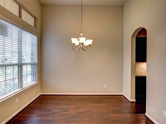4th image of 209 Dove Meadow Dr