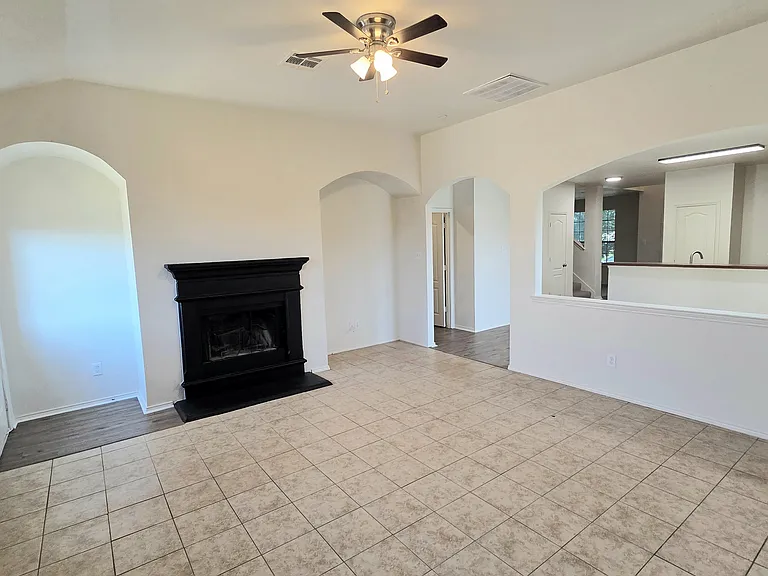 1846 Reynolds St — Photo 6
