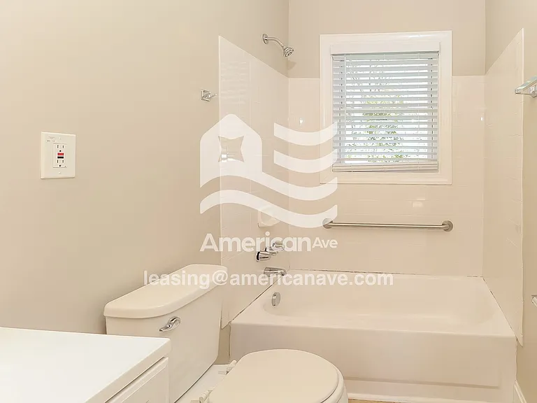 446118_013_wm_-_bathroom_13588956.jpg