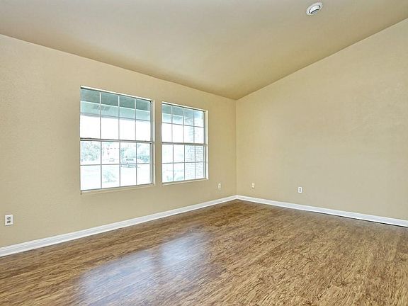 5th image of 12300 Bainbridge Ln
