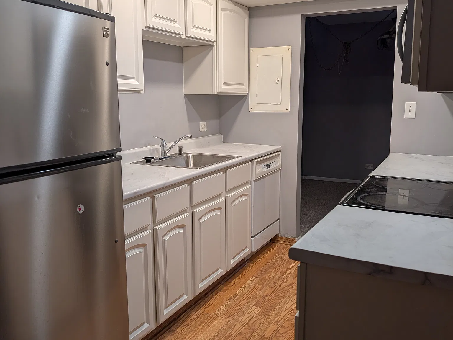 2 bed, 1060 sqft, $2,200 — Photo 4