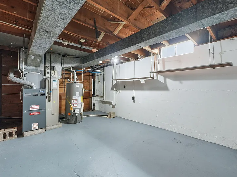 4828 Webster St — Photo 22