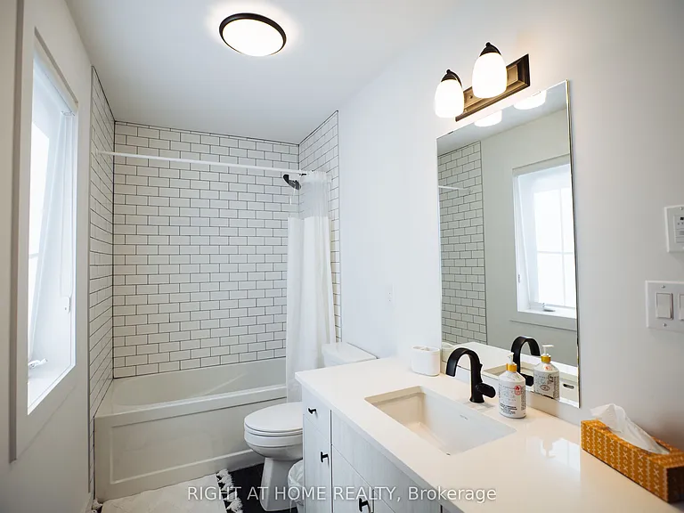 114 Black Willow Cres — Photo 32