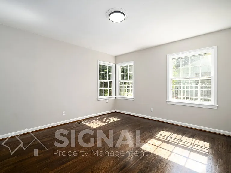736 Martinwood Rd — Photo 22