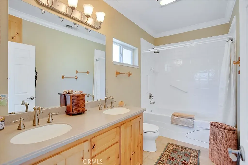 3 bed, 1874 sqft, $2,950 — Photo 3