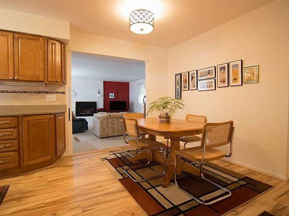 3rd image of 2631 Bernice Ave