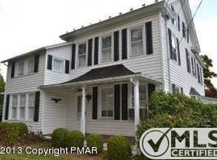 3018 N Delaware Dr, Mount Bethel, PA 18343