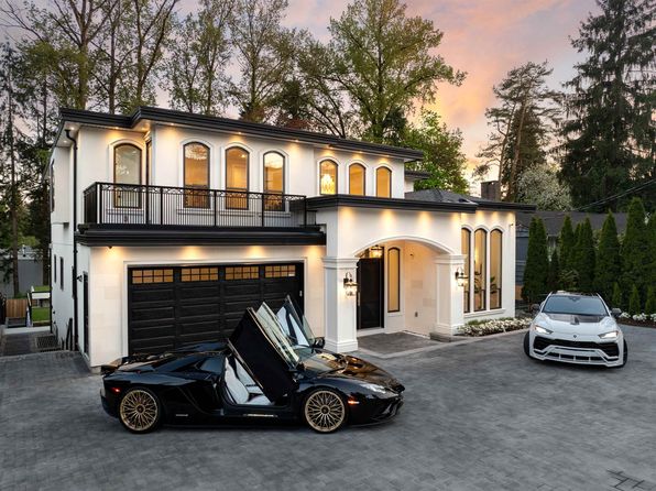 8316 Government Rd, Burnaby, BC V5A 2E3