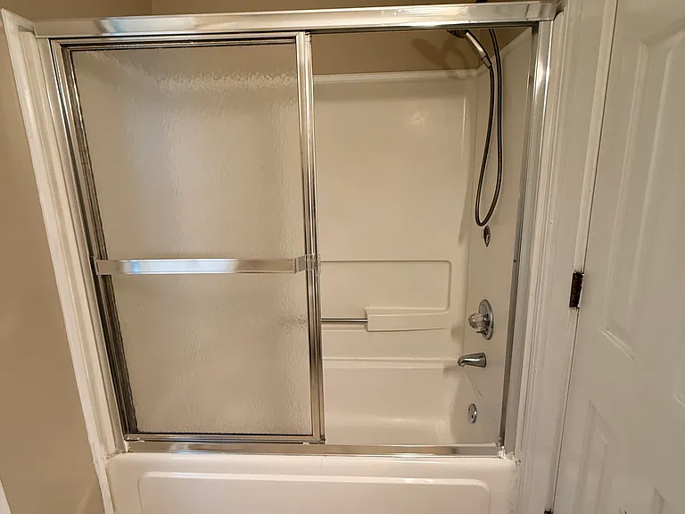 1403 Erwin Rd — Photo 12