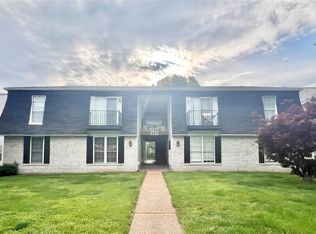605 Monroe St APT 9, Pacific, MO 63069