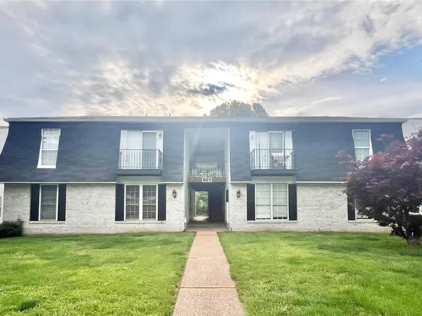 605 Monroe St APT 9, Pacific, MO 63069