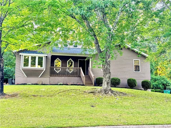 3521 Birchwood Trl, Snellville, GA 30078